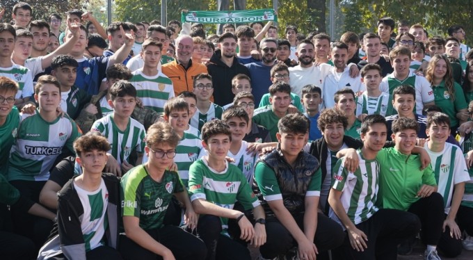 Bursaspor oyuncuları öğrenciler ile buluştu