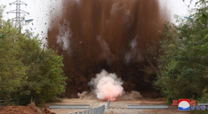 Kuzey Kore: "Güney Kore ile kara ve demiryolu bağlantısı tamamen kesildi"