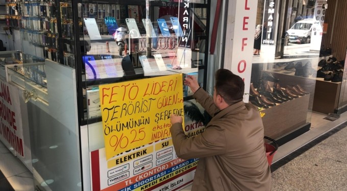 Bursa'da terör Örgütü FETÖ elebaşının ölümüne indirim kampanyası yaptı