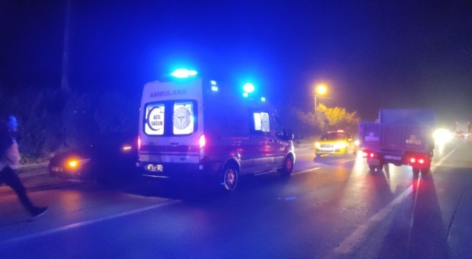 Motosiklet traktör römorkuna çarptı: 1 ağır yaralı