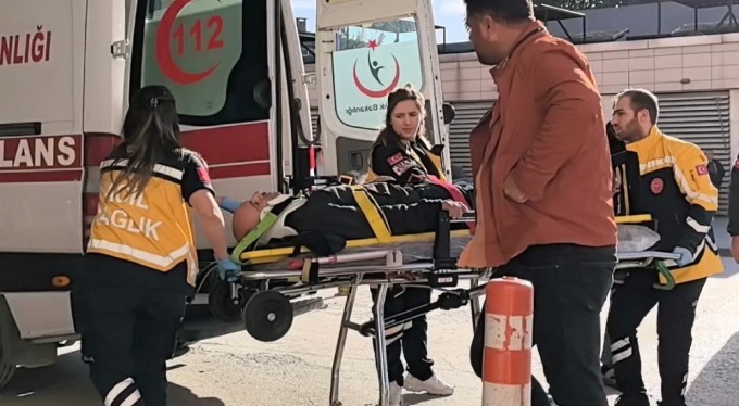 Çatıdan düşen elektrik teknikeri yaralandı