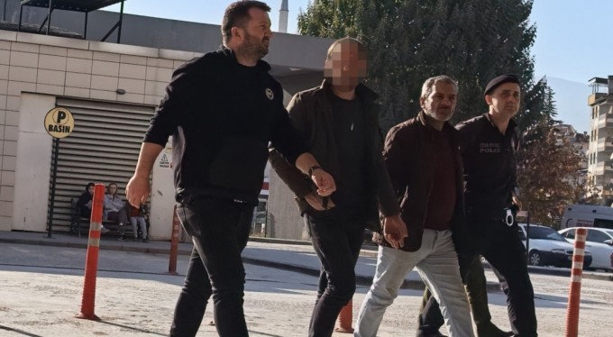 Dolandırıcılık suçundan aranan şahıs tutuklandı