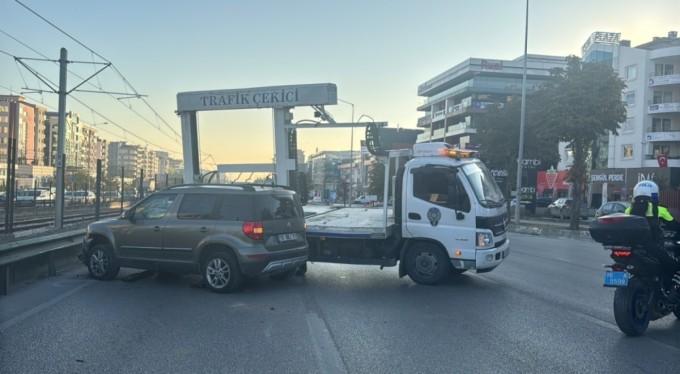 Bursa'da araç başında kalp krizi geçirdi, 2 otomobile çarparak durabildi