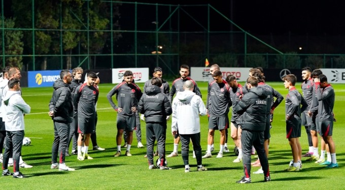 A Milli Takım, Galler maçının hazırlıklarına başladı