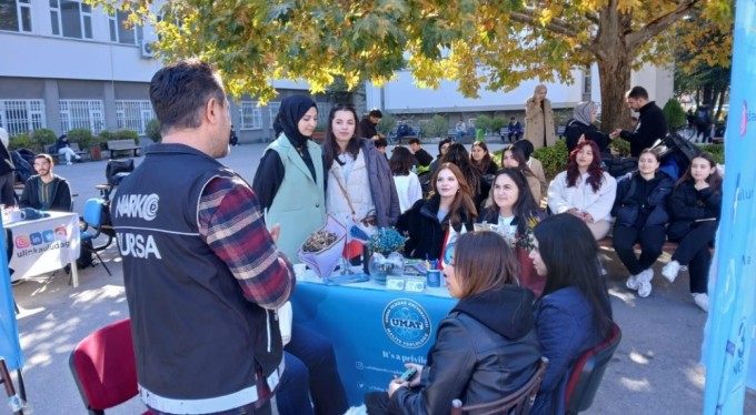 Bursa'da narkotik polisi 6 bin vatandaşı bilgilendirdi