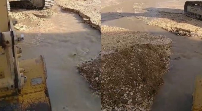 Bursa'da su borusu patladı, caddeler göle döndü