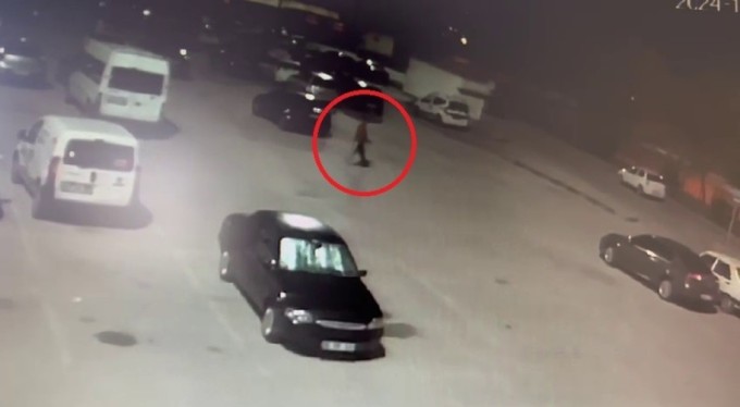 Bursa'da çaldığı otomobili arkadaşına hediye eden şüpheli önce kameraya sonra polise yakalandı