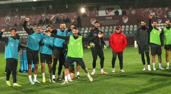 A Milli Futbol Takımı, Galler maçı hazırlıkların sürdürdü