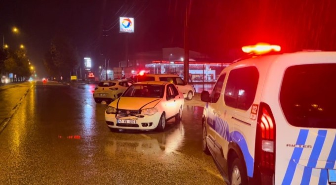 Bursa'da ekiplerin 'Dur' ikazına uymadı, 30 kilometrelik kovalamaca sonucu yakalandı