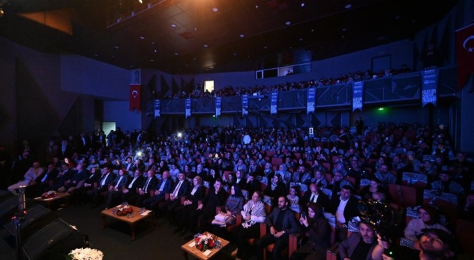 Yıldırım'da 'insanlık adına' kültür sanat sezonu başladı
