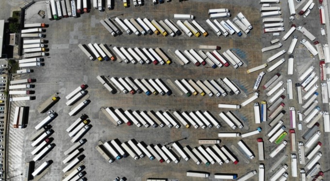 Binlerce tır 4 gündür bekliyor! Sistem güncellemesi geçişleri durdurdu!