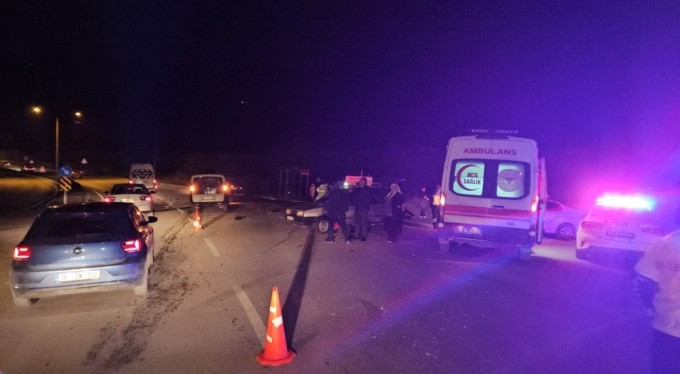 Gemlik çevreyolunda feci kaza: 3 yaralı