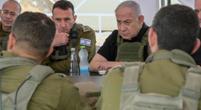 Netanyahu, Gazze'yi ikiye bölen Netzarim Koridoru'na gitti