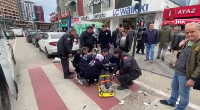 Bursa'da lodosta çatıdan kopan boru adamın kafasına düştü