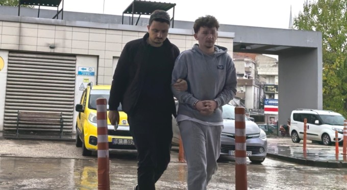 Trafik polisine çarparak yaralayan sürücü tutuklandı