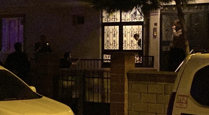 Bursa'da Harçlık alamadığı dedesini bıçaklayarak ağır yaraladı, kendisini apartmana kitledi