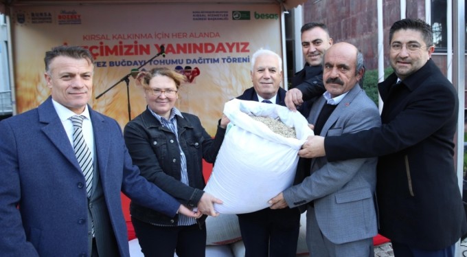 Büyükşehir'den çiftçilere destek