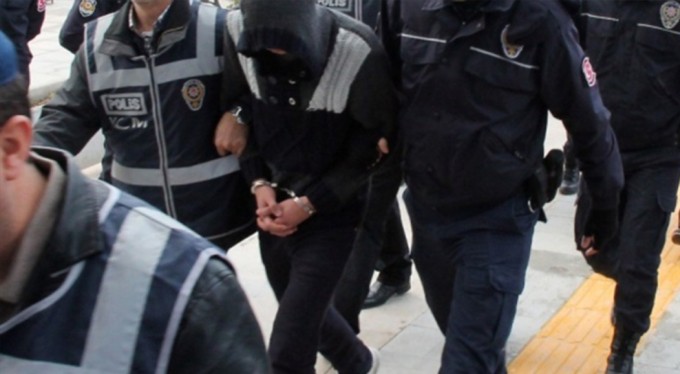 İçişleri Bakanı Yerlikaya: "18 ilde DEAŞ terör örgütüne yönelik düzenlenen 'Gürz-26' operasyonlarında 54 şüpheli yakalandı"