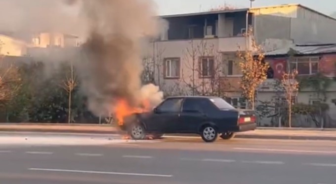 Seyir halindeki Tofaş alev topuna döndü