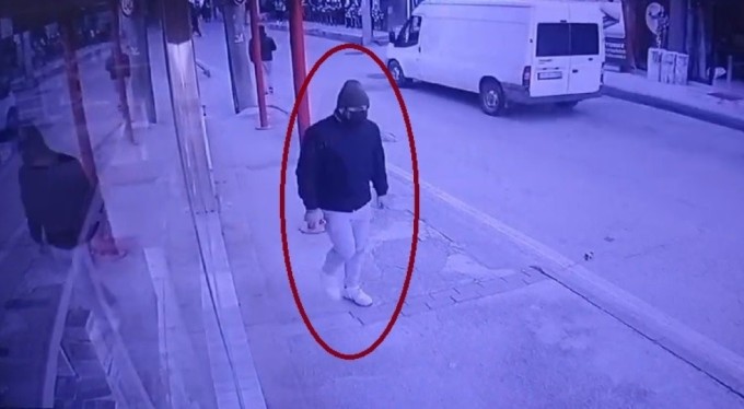 Bursa'da maskeli sahte polis, terörle korkutup emeklileri dolandırdı...Gerçek polislere yakalandı