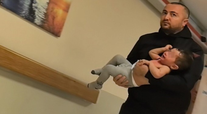 Bursa'da 1.5 yaşındaki bebeğin üzerine kaynar su döküldü