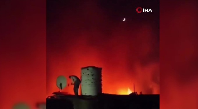 İsrail, Gazze'de yerinden edilmiş Filistinlilerin yaşadığı çadırları vurdu: 20 ölü