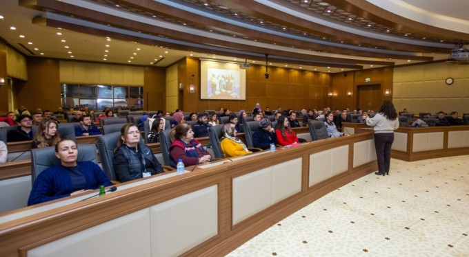 Personele emzirme ve anne sütünün önemi farkındalık eğitimi