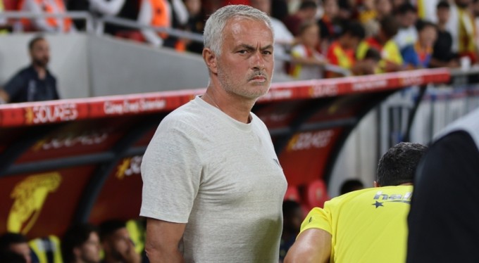 Jose Mourinho: "Derbi şampiyonluk yolunda belirleyici olmayacak"