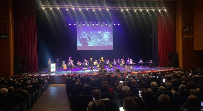 'Sanat Güneşi' Zeki Müren, Bursa'da anıldı