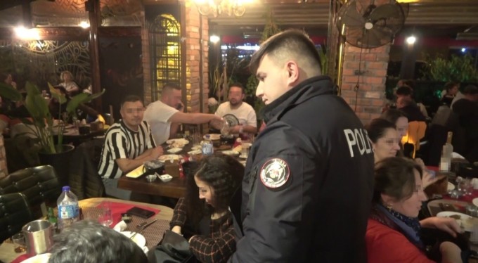 Bursa polisinden gece mekanlarına "şok" baskın
