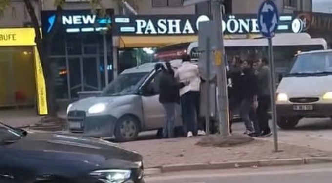 İnegöl'de trafik kavgası kameraya yansıdı