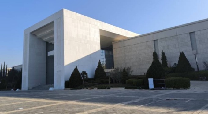 Esad'ın başkanlık sarayında sessizlik hakim