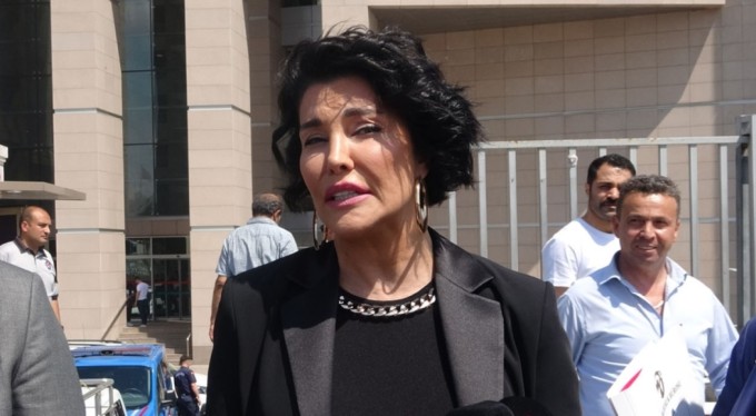 Eski manken Deniz Akkaya hakkında yakalama kararı