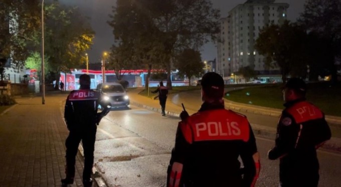 Bursa'da taksiyle yolculuk yapan zehir tüccarları yakalandı, 1.5 kilo uyuşturucu ele geçirildi