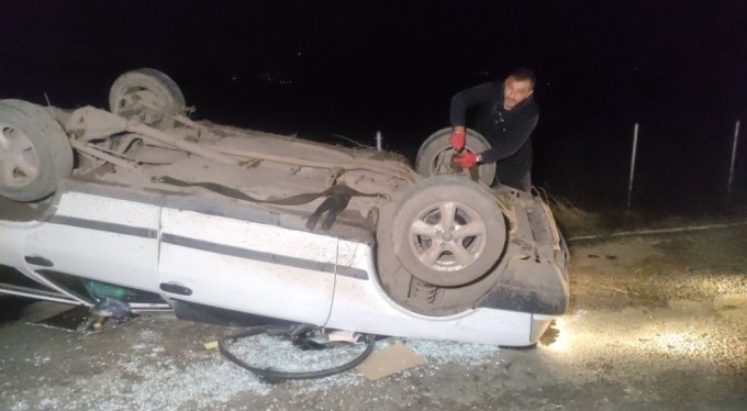 Otomobil takla attı: 2 yaralı