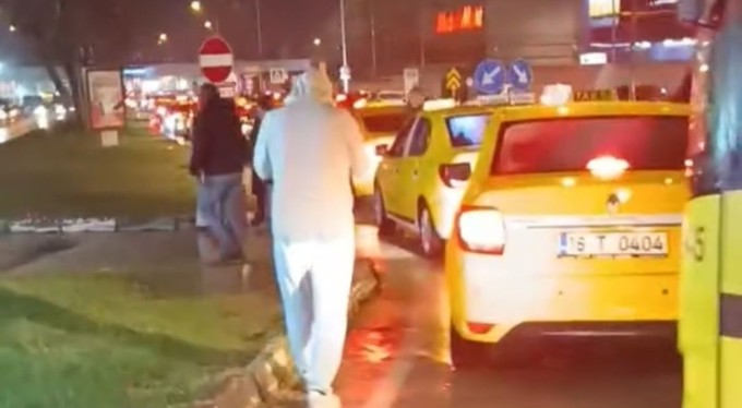 Bursa'da alışveriş merkezine geldiler, trafikten dolayı kontak kapattılar