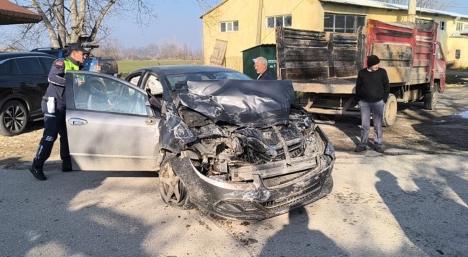 İnegöl'de kaza: 3 yaralı