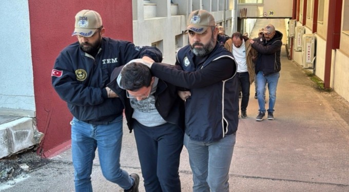 İşsiz kalan FETÖ üyelerine Almanya'dan getirilen paralar dağıtıldı