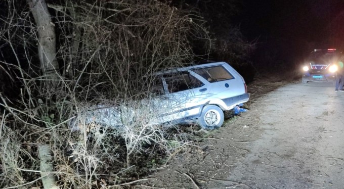 Şarampole uçan otomobilden yaralı kurtulan kadın hayatını kaybetti
