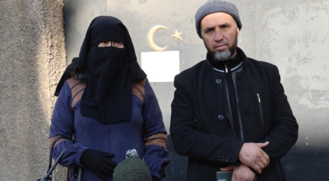 Türkiye'de terörden tutuklanan oğlu için Şam Büyükelçiliğine başvurdu