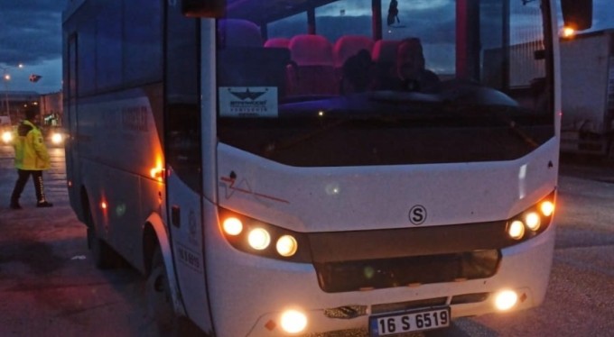 Minibüsün çarptığı adam yaralandı