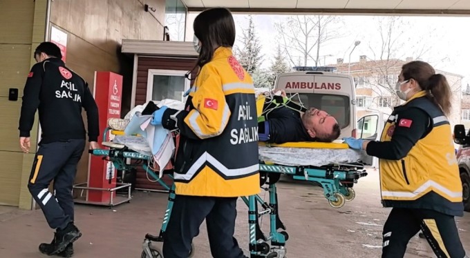 Yüksek akıma kapılan işçi ağır yaralandı