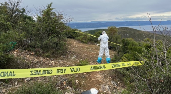 Papa'nın geleceğini duyan defineciler İznik'e dadandı