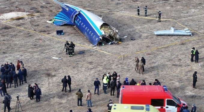 Kazakistan'daki uçak kazasında 38 kişi hayatını kaybetti