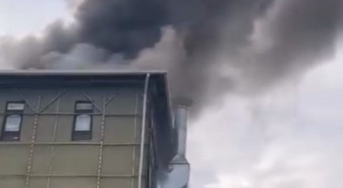 Bursa'da mobilya imalathanesinde yangın