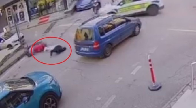 Bursa'da polisten kaçan motosikletli kazaya böyle karıştı