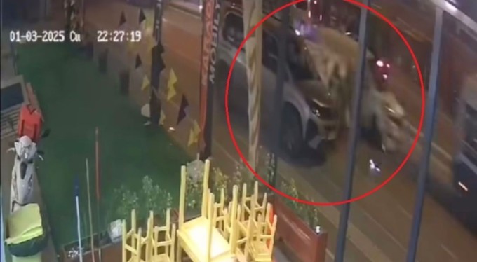 Makas atan sürücü böyle kaza yaptı