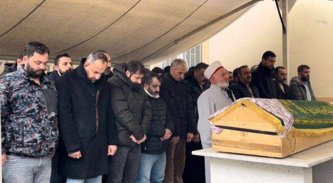 Kıskançlık krizi nedeniyle öldürülen genç kız toprağa verildi