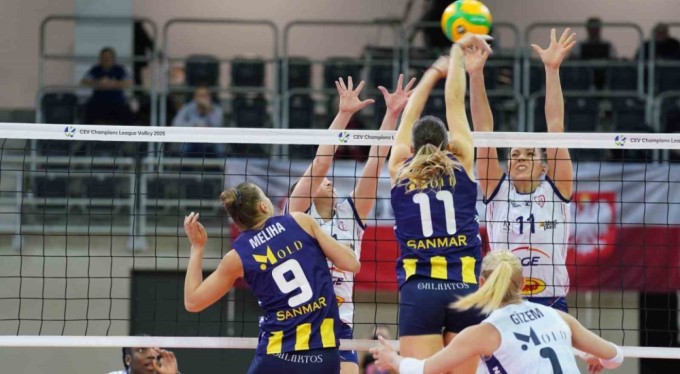Fenerbahçe Medicana, CEV Şampiyonlar Ligi'nde çeyrek finali garantiledi
