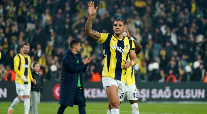 Diego Carlos ilk maçına çıktı